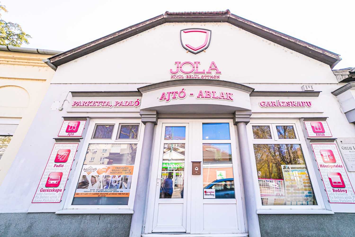 Jola | Gyula Jola | Gyula - boltkülső