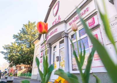 Jola | Gyula - boltkülső