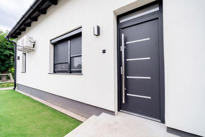 Acél bejárati ajtók